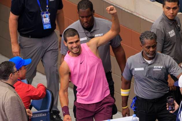 September 7, 2025, Flushing Meadows, New York, USA: Carlos Alcaraz goes up to his team corner before the trophy presentation after winning the US Open MenÃ¢â‚¬â ¢s Final match against Jannik Sinner on Day 15 of the 2025 US Open at USTA Billie Jean King National Tennis Center on Sunday September 7, 2025 in the Flushing neighborhood of the Queens borough of New York City. JAVIER ROJAS PI Flushing Meadows USA - ZUMAp124 20250907_zaa_p124_061 Copyright: xJavierxRojasx