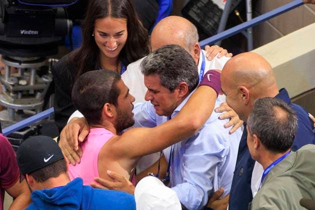 September 7, 2025, Flushing Meadows, New York, USA: Carlos Alcaraz is congratulated by his father before the trophy presentation after winning the US Open MenÃ¢â‚¬â ¢s Final match against Jannik Sinner on Day 15 of the 2025 US Open at USTA Billie Jean King National Tennis Center on Sunday September 7, 2025 in the Flushing neighborhood of the Queens borough of New York City. JAVIER ROJAS PI Flushing Meadows USA - ZUMAp124 20250907_zaa_p124_062 Copyright: xJavierxRojasx