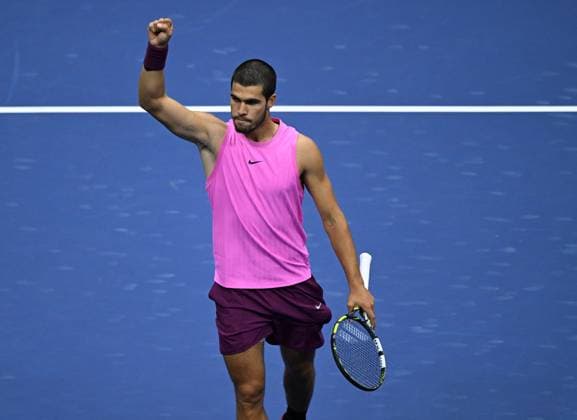 Jannik Sinner of Italy plays Carlos Alcaraz of Spain in the Men s Finals of the 2025 US Open Tennis Championship in Arthur Ashe Stadium at the USTA Billie Jean King National Tennis Center in Flushing Meadows, New York, on Sunday, September 7, 2025.  NYP20250907234 LARRYxMARANO