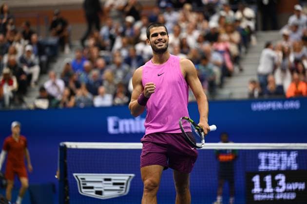 (250908) -- NEW YORK, Sept. 8, 2025 -- Carlos Alcaraz of Spain celebrates winning the match point during the men s singles final match between Carlos Alcaraz of Spain and Jannik Sinner of Italy at the 2025 US Open tennis championships in New York, the United States, Sept. 7, 2025. ) (SP)U.S.-NEW YORK-TENNIS-US OPEN-MEN S SINGLES-FINAL LixRui 