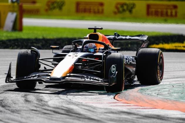 (250908) -- MILAN, Sept. 8, 2025 -- Red Bull Racing s Dutch driver Max Verstappen competes during the 2025 Formula One Italian Grand Prix at the Autodromo Nazionale Monza in Monza, near Milan, Italy, on Sept. 7, 2025. ) (SP)ITALY-MONZA-F1-ITALIAN GRAND PRIX PengxZiyang 