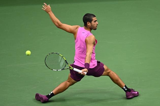 (250908) -- NEW YORK, Sept. 8, 2025 -- Carlos Alcaraz of Spain hits a return during the men s singles final match between Carlos Alcaraz of Spain and Jannik Sinner of Italy at the 2025 US Open tennis championships in New York, the United States, Sept. 7, 2025. ) (SP)U.S.-NEW YORK-TENNIS-US OPEN-MEN S SINGLES-FINAL LixRui 