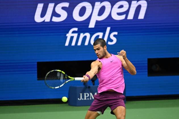 (250908) -- NEW YORK, Sept. 8, 2025 -- Carlos Alcaraz of Spain hits a return during the men s singles final match between Carlos Alcaraz of Spain and Jannik Sinner of Italy at the 2025 US Open tennis championships in New York, the United States, Sept. 7, 2025. ) (SP)U.S.-NEW YORK-TENNIS-US OPEN-MEN S SINGLES-FINAL LixRui 
