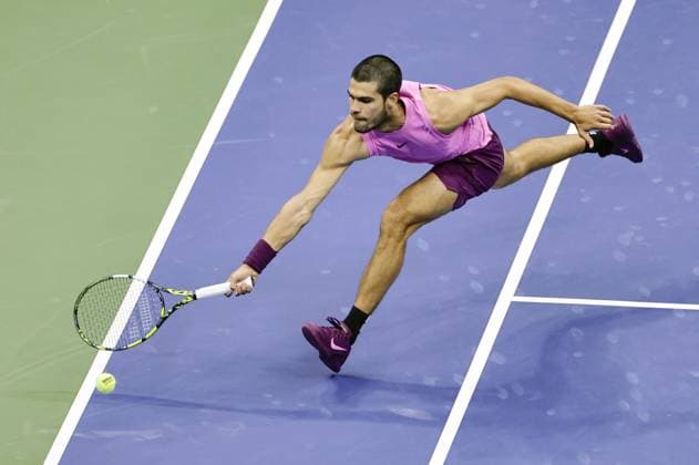 Tennis: U.S. Open Carlos Alcaraz of Spain plays against Jannik Sinner of Italy in the men s singles final at the U.S. Open tennis tournament in New York on Sept. 7, 2025.  A14AA0004832176P