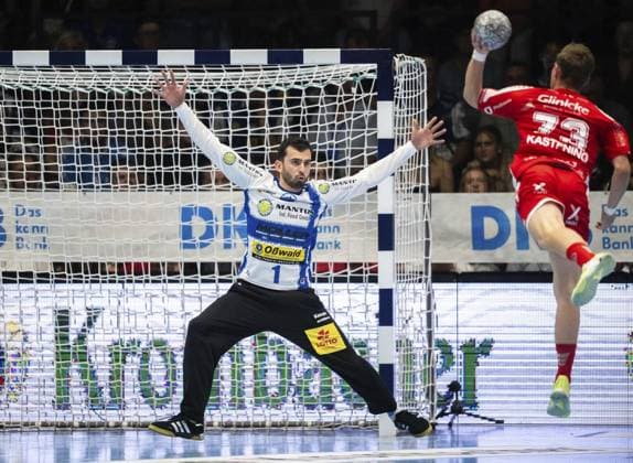 DAIKIN HBL HANDBALL MEN 1 BL 3 GAME DAY THSV EISENACH MT MELSUNGEN FOR EDITORIAL PURPOSES ONLY p 07 09 2025 Eisenach DAIKIN HBL Handball 1 Bundesliga Men Season 2025 2026 3 Matchday Werner Assmann Halle ThSV Eisenach MT Melsungen in the photo Timo Kastening 73 MT Melsungen in a duel with goalkeeper Matija Spikic 1 ThSV Eisenach Germany Thuringia Eisenach Copyright SaschaxFromm Copyright: SaschaxFromm doc82arq3tluwg1mhcpsevm ,EDITORIAL USE ONLY Copyright: SaschaxFromm