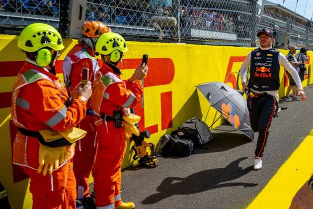 Italian Grand Prix - Race day - Monza Circuit MONZA CIRCUIT, ITALY - SEPTEMBER 07: Max Verstappen, Red Bull Racing RB21 from Netherlands during the Italian Grand Prix at Monza Circuit on Sunday September 07, 2025 in Monza, Italy (Photo by Michael Potts BSR Agency) Content not available for redistribution in The Netherlands directly or indirectly through any third parties. Copyright: xBSRxAgencyx