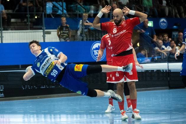 Eisenach , 070925 , 1 Handball Bundesliga THSV Eisenach vs MT Melsungen In the picture Adrian Sipos Melsungen vs Tillmann Leu Eisenach