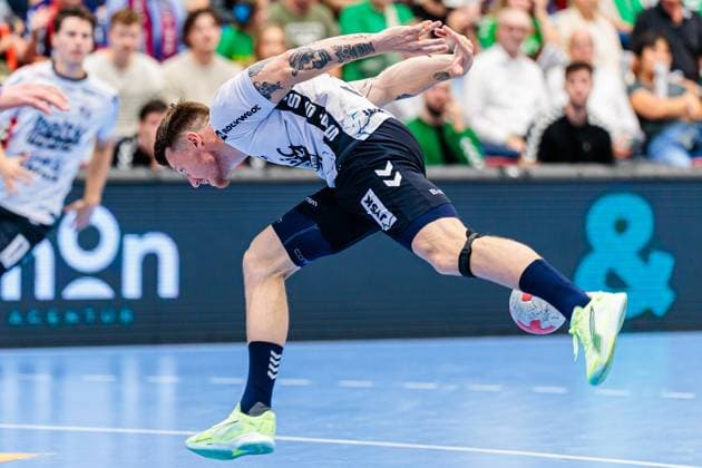 Emil Jakobsen SG Flensburg Handewitt, 31 loses the ball in attack GER, GWD Minden vs SG Flensburg Handewitt, Handball, 1 Bundesliga, Matchday 3, Season 2025 2026, 08 09 2025 GER, GWD Minden vs SG Flensburg Handewitt, Handball, 1 Bundesliga, Matchday 3, Season 2025 2026, 08 09 2025 Luebbecke Copyright: xEibner-Pressefoto JanxRollingerx EP_JSK