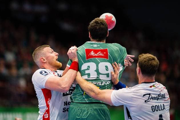 08 09 2025 Handball, 2025 2026, 1 Bundesliga, 3 Matchday, GWD Minden SG Flensburg Handewitt L R Blaz Blagotinsek Flensburg , Malte Donker Minden , Johannes Golla Flensburg
