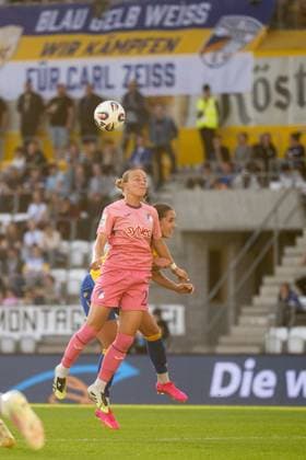 Laura Gloning TSG Hoffenheim, 20 at header, GER, TSG 1899 Hoffenheim vs FC Carl Zeiss Jena, Football Google Pixel Women Bundesliga, 1 Matchday, Season 2025 2026, 08 09 2025 DFB regulations prohibit any use of photographs as image sequences and or quasi video GER, TSG 1899 Hoffenheim vs FC Carl Zeiss Jena, Football Google Pixel Women Bundesliga, 1 Matchday, Season 2025 2026, 08 09 2025 Jena Copyright: xEibner-Pressefoto Memmlerx EP_MMR
