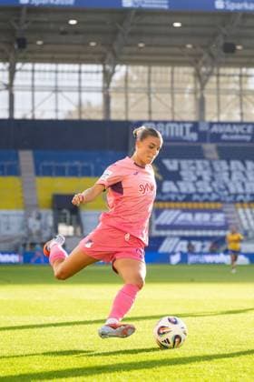 Selina Cerci TSG Hoffenheim, 29 on the ball, GER, TSG 1899 Hoffenheim vs FC Carl Zeiss Jena, Football Google Pixel Frauen Bundesliga, 1 Spieltag, Saison 2025 2026, 08 09 2025 DFB regulations prohibit any use of photographs as image sequences and or quasi video GER, TSG 1899 Hoffenheim vs FC Carl Zeiss Jena, Football Google Pixel Frauen Bundesliga, 1 Spieltag, Saison 2025 2026, 08 09 2025 Jena Copyright: xEibner-Pressefoto Memmlerx EP_MMR