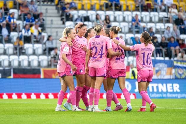 Vanessa Diehm TSG Hoffenheim, 06 , Melissa Koessler TSG Hoffenheim, 25 , Feli Delacauw TSG Hoffenheim, 24 , Laura Gloning TSG Hoffenheim, 20 , Dominika Grabowska TSG Hoffenheim, 16 celebrate the goal for 1 3, GER, TSG 1899 Hoffenheim vs FC Carl Zeiss Jena, Football Google Pixel Womens Bundesliga, 1 Spieltag, Saison 2025 2026, 08 09 2025 DFB regulations prohibit any use of photographs as image sequences and or quasi video GER, TSG 1899 Hoffenheim vs FC Carl Zeiss Jena, Fußball Google Pixel Frauen Bundesliga, 1 Spieltag, Saison 2025 2026, 08 09 2025 Jena Copyright: xEibner-Pressefoto Memmlerx EP_MMR