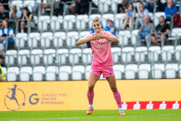 Selina Cerci TSG Hoffenheim, 29 celebrates the goal for 0 1 GER, TSG 1899 Hoffenheim vs FC Carl Zeiss Jena, Fußball Google Pixel Frauen Bundesliga, 1 Spieltag, Saison 2025 2026, 08 09 2025 DFB regulations prohibit any use of photographs as image sequences and or quasi video GER, TSG 1899 Hoffenheim vs FC Carl Zeiss Jena, Fussball Google Pixel Frauen Bundesliga, 1 Spieltag, Saison 2025 2026, 08 09 2025 Jena Copyright: xEibner-Pressefoto Memmlerx EP_MMR