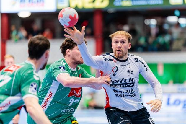 f l Max Staar GWD Minden, 27 , Philipp Vorlicek GWD Minden, 22 , Simon Pytlick SG Flensburg Handewitt, 02 GER, GWD Minden vs SG Flensburg Handewitt, Handball, 1 Bundesliga, Matchday 3, Season 2025 2026, 08 09 2025 GER, GWD Minden vs SG Flensburg Handewitt, Handball, 1 Bundesliga, Matchday 3, Season 2025 2026, 08 09 2025 Luebbecke Copyright: xEibner-Pressefoto JanxRollingerx EP_JSK