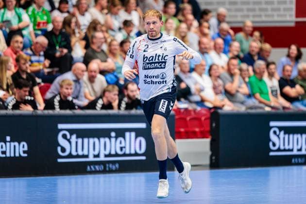 Simon Pytlick (SG Flensburg-Handewitt, 02) jubelt nach Torerfolg Tor GER, GWD Minden vs. SG Flensburg-Handewitt, Handball, 1. Bundesliga, 3. Spieltag, Spielzeit 2025 2026, 08.09.2025 GER, GWD Minden vs. SG Flensburg-Handewitt, Handball, 1. Bundesliga, 3. Spieltag, Spielzeit 2025 2026, 08.09.2025 Luebbecke Copyright: xEibner-Pressefoto JanxRollingerx EP_JSK