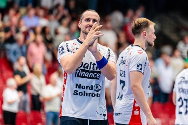 Kent Robin Toennesen SG Flensburg Handewitt, 23 cheers after 27 40 victory GER, GWD Minden vs SG Flensburg Handewitt, Handball, 1 Bundesliga, Matchday 3, Season 2025 2026, 08 09 2025 GER, GWD Minden vs SG Flensburg Handewitt, Handball, 1 Bundesliga, Matchday 3, Season 2025 2026, 08 09 2025 Luebbecke Copyright: xEibner-Pressefoto JanxRollingerx EP_JSK