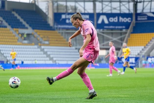 Lisann Kaut TSG Hoffenheim, 04 am Ball, GER, TSG 1899 Hoffenheim vs FC Carl Zeiss Jena, Football Google Pixel Frauen Bundesliga, 1 Spieltag, Saison 2025 2026, 08 09 2025 DFB regulations prohibit any use of photographs as image sequences and or quasi video GER, TSG 1899 Hoffenheim vs FC Carl Zeiss Jena, Football Google Pixel Frauen Bundesliga, 1 Spieltag, Saison 2025 2026, 08 09 2025 Jena Copyright: xEibner-Pressefoto Memmlerx EP_MMR