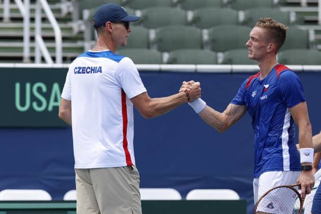 Non-playing captain Tomas Berdych and Jiri Lehecka during the preparation for the qualifying match between the USA and the Czech Republic for the final group of the Davis Cup 2025 at the Delray Beach Tennis Center. 08.09.2025, Delray Beach, USA. (CTKxPhoto PavelxLebeda) CTKPhotoF202509080029301  CTKPhotoF202509080029301