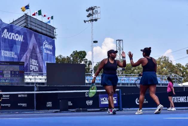 WTA GUADALAJARA 250 OPEN WTA GUADALAJARA 250 OPEN ANEY GLEASON VS CORLEY CORLEY 08092025 GUADALAJARA, JALISCO Action photo of Carmen Corley and Ivana Corley of USA, during day 1 the WTA Guadalajara 250 Open, held at the Centro Panamericano de Tenis of Guadalajara, Jalisco, Mexico Action photo of Carmen Corley and Ivana Corley of USA, during day 1 the WTA Guadalajara 250 Open, held at the Centro Panamericano de Tenis of Guadalajara, Jalisco, Mexico PHOTO BY IMAGENSHOP AGENCIA FOTOGRAFICA GUADALAJARA JALISCO MEXICO Copyright: xIMAGENSHOPxAGENCIAxFOTOGRAFICAx