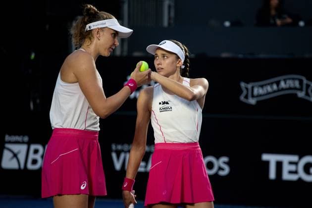 WTA, Tennis Damen 250 SP OPEN SaO PAULO, SP - 08.09.2025: WTA 250 SP OPEN - Marking the return of the professional women& 39;s tennis circuit to the capital of Sao Paulo after 25 years, the SP Open, WTA 250 of Sao Paulo, takes place from September 6th to 14th at Parque Villa Lobos. In the photo, Bia Haddad Maia and Ana Candiotto in a Brazilian doubles match against Laura PIgossi and Ingrid Martins on Monday night (08). (Photo: Rodilei Morais Fotoarena) x2803450x  RodileixMorais