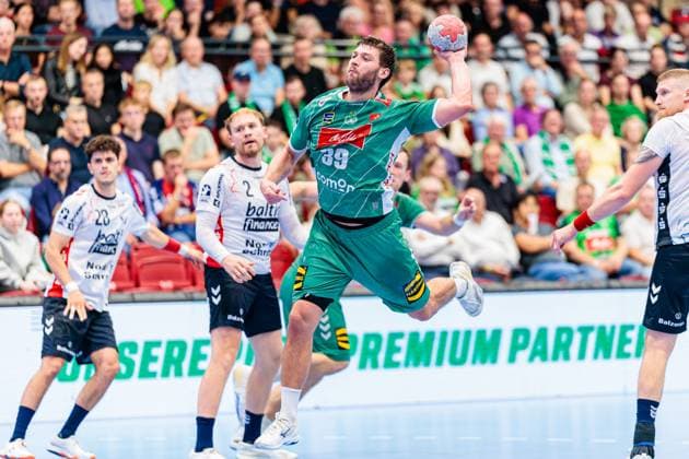 Malte Donker GWD Minden, 39 in goal throw GER, GWD Minden vs SG Flensburg Handewitt, Handball, 1 Bundesliga, Matchday 3, Season 2025 2026, 08 09 2025 GER, GWD Minden vs SG Flensburg Handewitt, Handball, 1 Bundesliga, Matchday 3, Season 2025 2026, 08 09 2025 Luebbecke Copyright: xEibner-Pressefoto JanxRollingerx EP_JSK