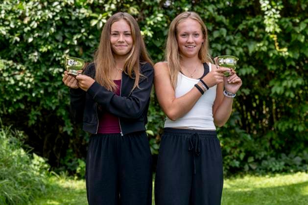 Tennis players Alena (right) and Jana Kovackova pose for a portrait at a press conference, PK, Pressekonferenz after winning the junior doubles at the US Open, Prague, Czech Republic, September 9, 2025. (CTKxPhoto OndrejxDeml) CTKPhotoP2025090904201  CTKPhotoP2025090904201