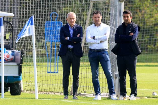 DEU, DFL, 2 FBL Hertha BSC, Training, 09 09 2025, Sportforum, Berlin, DEU, DFL, 2 FBL Hertha BSC, Training, im Bild Dr Peter Goerlich Geschaeftsfuehrung, Benjamin Weber Sportdirektor, Hertha BSC Berlin , Leiter Teammanagement Sami Allagui Hertha BSC DFL regulations prohibit any use of Photographs as image sequences and or quasi video nordphotoxGmbHx xEngler nph00076