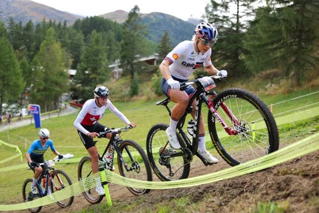 2025 UCI Mountain Bike World Championships Picture by Alex Whitehead SWpix.com - 08 09 2025 - Cycling - 2025 UCI Mountain Bike World Championships - Cross-country Short Track - Zermatt, Valais, Switzerland - Women Elite Final - Evie Richards (Great Britain) Copyright: x xSWpix.comx(t axPhotographyxHubxLtd)xAlexxWhitehead SWpix.comx SWP-3030-3068