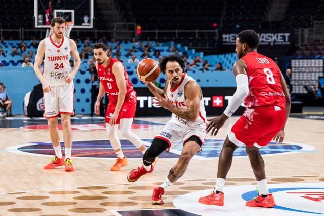 FIBA EuroBasket 2025 Turkey Poland 09 09 2025 Shane Larkin Turkey, 0 on the ball, Jordan Loyd Poland, 8 FIBA EuroBasket 2025 Turkey Poland Riga, Arena Riga on 09 09 2025 Copyright: xBEAUTIFULxSPORTS Wunderlx