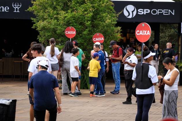 WTA, Tennis Damen 250 SP OPEN SaO PAULO, SP - 09.09.2025: WTA 250 SP OPEN - The first edition of the SP Open, a WTA 250 series tournament played on hard courts, is taking place at Villa-Lobos Park in the west of Sao Paulo. The event marks Sao Paulo& 39;s return to the official WTA calendar after 25 years and has been Brazil& 39;s largest women& 39;s tournament since 2016. In addition to the sporting events, there are 32 players in the singles and 16 doubles. In the photo, people shop at the event& 39;s food court, which is characterized by high prices, especially for alcoholic beverages. (Photo: Aloisio Mauricio Fotoarena) x2803576x  AloisioxMauricio