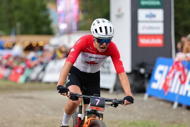 2025 UCI Mountain Bike World Championships Picture by Alex Whitehead SWpix.com - 08 09 2025 - Cycling - 2025 UCI Mountain Bike World Championships - Cross-country Short Track - Zermatt, Valais, Switzerland - Women Elite Final - Jennifer Jackson (Canada) finishes third Copyright: x xSWpix.comx(t axPhotographyxHubxLtd)xAlexxWhitehead SWpix.comx SWP-3030-3108