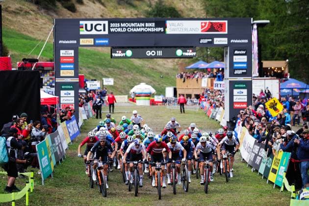 2025 UCI Mountain Bike World Championships Picture by Ed Sykes SWpix.com - 08 09 2025 - Cycling - 2025 UCI Mountain Bike World Championships - Cross-country Short Track - Zermatt, Valais, Switzerland - Men Elite Final - Race start, Simon Andreassen (Denmark), Lars Forster (Switzerland), Samuel Gaze (New Zealand), Luca Schwarzbauer (Germany) Copyright: x xSWpix.comx(t axPhotographyxHubxLtd)xEdxSykes SWpix.comx SWP-3030-3133