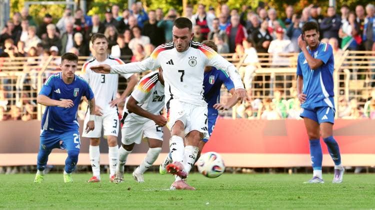 Reutlingen , International soccer match U20 Germany vs U20 Italy , Goal for 3 0 , Arijon Ibrahimovic GER converts a sea of penalties