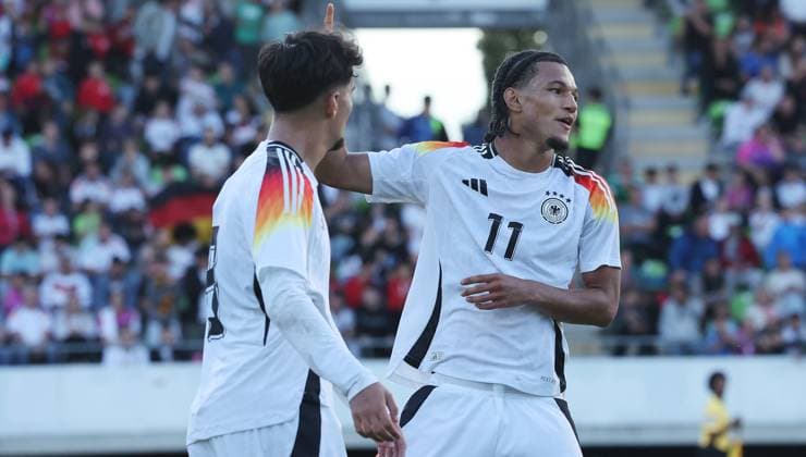 Reutlingen , international soccer match U20 Germany vs U20 Italy , from left Laurin Ulrich Paris Brunner GER