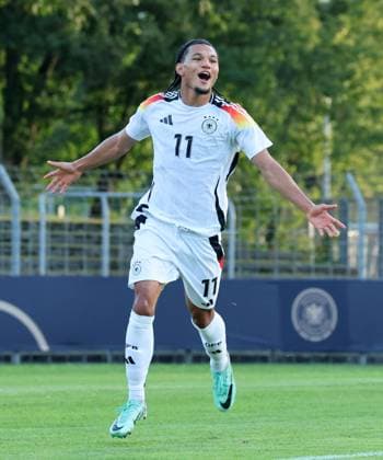 Reutlingen , International soccer match U20 Germany vs U20 Italy , Cheers Paris Brunner GER