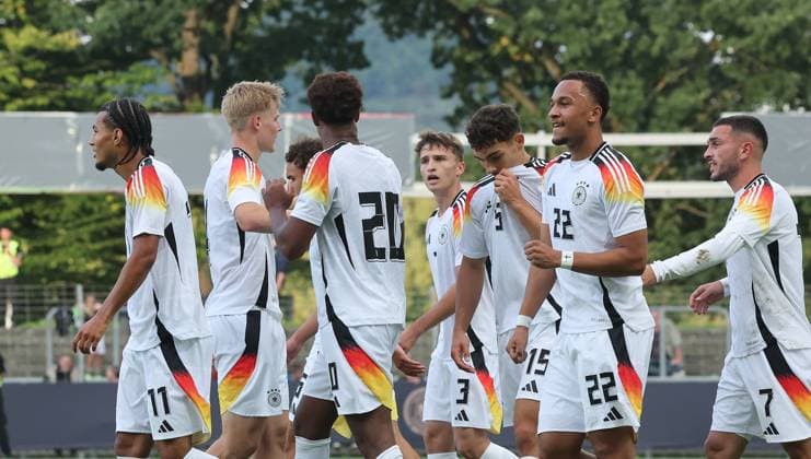 Reutlingen , International soccer match U20 Germany vs U20 Italy , Cheers Germany