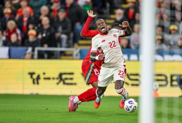 Wales v Canada International Friendly, Länderspiel, Nationalmannschaft Richie Laryea of Canada going down during the International Friendly match between Wales and Canada at Swansea.com Stadium, Swansea UK Newspapers OUT Copyright: xPaulxRuberyx FIL-22196-0025