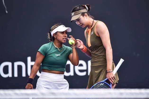 WTA GUADALAJARA 250 OPEN WTA GUADALAJARA 250 OPEN BARTUNKOVA KASINTSEVA SANTAMARIA TANG 09092025 GUADALAJARA, JALISCO Action photo of Sabrina Santamaria and Quianhui Tang, during day 2 the WTA Guadalajara 250 Open, held at the Centro Panamericano de Tenis of Guadalajara, Jalisco, Mexico Action photo of Sabrina Santamaria and Quianhi Tang, during day 2 the WTA Guadalajara 250 Open, held at the Centro Panamericano de Tenis of Guadalajara, Jalisco, Mexico PHOTO BY IMAGENSHOP AGENCIA FOTOGRAFICA GUADALAJARA JALISCO MEXICO Copyright: xIMAGENSHOPxAGENCIAxFOTOGRAFICAx