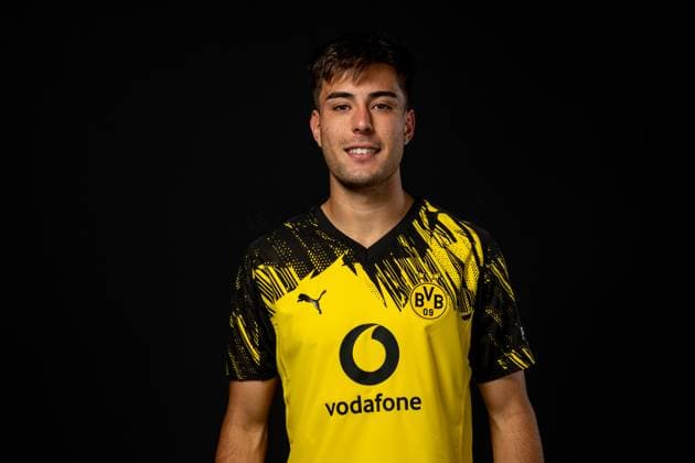Borussia Dortmund 1 BL, portrait date 2025 2026 Borussia Dortmund 1 BL, portrait date 2025 2026 Aaron Anselmino Borussia Dortmund 1 BL, portrait date 2025 2026 Photo Borussia Dortmund Hendrik Deckers via Revierfoto Dortmund Training ground Hohenbuschei North Rhine-Westphalia Germany Poolfoto Borussia Dortmund Hendrik Deck ,EDITORIAL USE ONLY