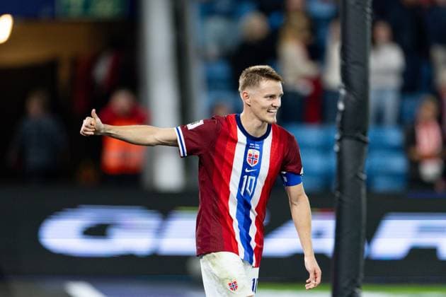 Martin Odegaard (10 Norway) celebrate after winning the UEFA European Qualifiers for 2026 World Cup football game between Norway and Moldova at Ullevaal Stadium in Oslo, Norway  Copyright: xAnexFrosakerx xSPPx Sportspressphoto_SPR23421
