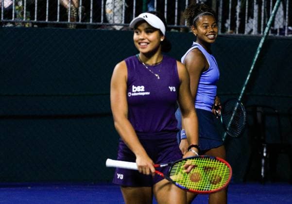 WTA, Tennis Damen 250 SP OPEN SaO PAULO, SP - 09.09.2025: WTA 250 SP OPEN - The first edition of the SP Open, a WTA 250 series tournament played on hard courts, will take place at Villa-Lobos Park, in the west zone of Sao Paulo. The event marks Sao Paulo& 39;s return to the official WTA calendar after 25 years and is the largest women& 39;s tournament in Brazil since 2016. In addition to the sporting competitions with 32 players in the singles and 16 doubles. In the photo, tennis players Victoria Luiza Barros and Nauhany Vitoria Leme (BRA), during a SP Open match, against tennis players Ana Rogers and Janice Tjen (USA), this Tuesday (09). (Photo: Aloisio Mauricio Fotoarena) x2803978x  AloisioxMauricio