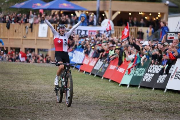 09 09 2025, Zermatt, Valais 2025 UCI Mountain Bike World Championships, Alessandra Keller 4 SUI , today s Gold Medal finishing the race in front of everyone at the Cross Country Short Track Elite Women Final Zermatt Zermatt Valais Switzerland Copyright: xJustPictures.ch FrancescoxMinghettix jp-en-FrMi-MNG_6350