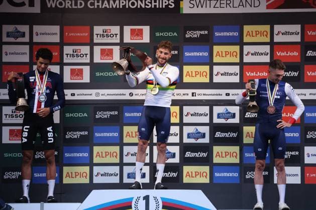 09 09 2025, Zermatt, Valais 2025 UCI Mountain Bike World Championships, Christopher Blevins 2 USA , Silver, Victor Koretzky 1 FRA , World Champion and Gold and Mathis Azzaro 3 FRA , Bronze Medals at the Cross Country Short Track Elite Men World Championship during the award ceremony Zermatt Zermatt Valais Switzerland Copyright: xJustPictures.ch FrancescoxMinghettix jp-en-FrMi-MNG_7588
