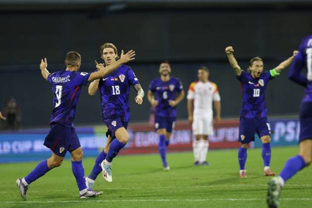 Zagreb, 08.09.2025. - UEFA, Croatia - Montenegro, Qualifying round, Matchday 6 Stadion Maksimir, Zagreb, Group L midfielder Kristijan JAKIC (18) celebrates scoring a goal. forward Andrej KRAMARIC (9) Croatia - Montenegro 