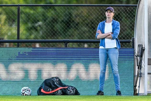 20250906 AA GENT VS CLUB YLA Headcoach Heleen Jaques of KAA Gent ladies pictured during a female soccer game between AA Gent Ladies and Club Brugge YLA on the 1st matchday of the 2025-2026 season of Belgian Lotto Womens Super League , on Saturday 6 September 2025 in Merelbeke , Belgium . PHOTO SPORTPIX Stijn Audooren Merelbeke Sportpark Molenkouter Oost-Vlaanderen Belgium  Copyright: xSportpix.bex xStijnxAudoorenxStijnxAudoorenx