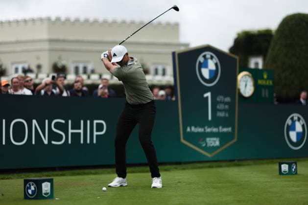10th September 2025; Wentworth Club, London, England; The BMW PGA, Golf Herren Championship Golf Practice Day 2; Ludvig Aberg& x2003;of Sweden plays a shot on the 1st tee  HenningxvonxJagow