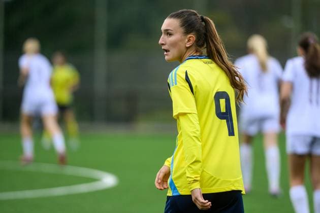 250910 Swedens Rona Krasniqi during the F16 national football match between Sweden and Norway on September 10, 2025 in Örnsköldsvik  Copyright: JONASxFORSBERG BB250910BB218