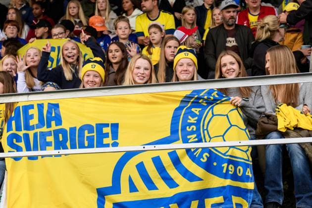 250910 Swedish supporters before the F16 national football match between Sweden and Norway on September 10, 2025 in Örnsköldsvik  Copyright: JONASxFORSBERG BB250910BB222