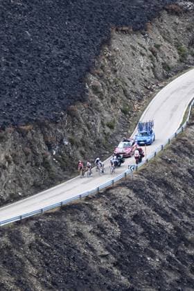 10-09-2025 Vuelta A Espana; Tappa 17 O Barco De Valdeorras - Alto De El Morredero; 2025, Visma - Lease A Bike; Vingegaard, Jonas; Alto De El Morredero - Ponferrada; 