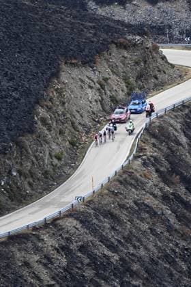 10-09-2025 Vuelta A Espana; Tappa 17 O Barco De Valdeorras - Alto De El Morredero; 2025, Visma - Lease A Bike; Vingegaard, Jonas; Alto De El Morredero - Ponferrada; 